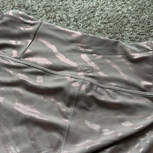 Special edition animal print metallic Calia leggings size M - Picture 4 of 5
